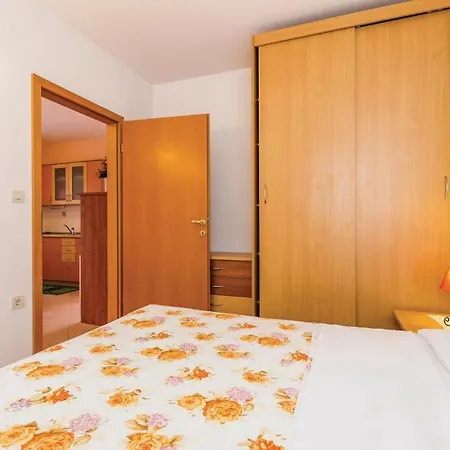 Apartmán 1 Bedroom Awesome In Mošćenička Draga