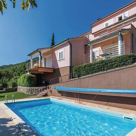 1 Bedroom Awesome In Apartment Moscenicka Draga