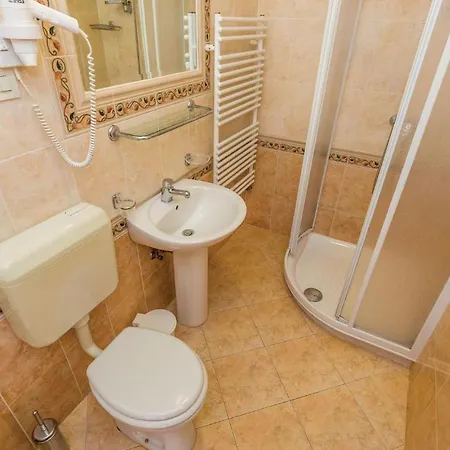 Apartment 1 Bedroom Awesome In Moscenicka Draga